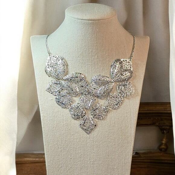 Vintage Filigree Leaf Bib Statement Necklace Silver Toned - Picture 1 of 4